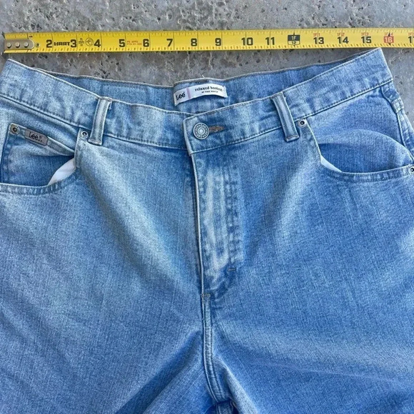 Lee Relaxed Bootcut at the waist light blue Flared Jeans. Size 12S - Picture 10 of 14